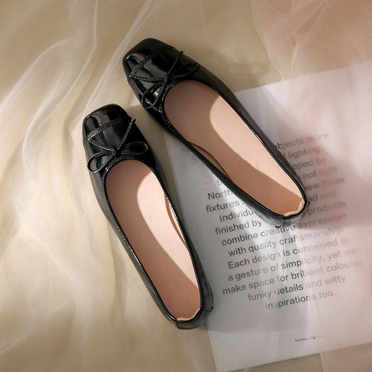 Bow flat-soled single shoes women s spring and autumn 2025 spring new French small fragrant wind nude patent leather soft-soled evening shoes 35
Bow flat-soled single shoes women s spring and autumn 2025 spring new French small fragrant wind nude patent leather soft-soled evening shoes 35