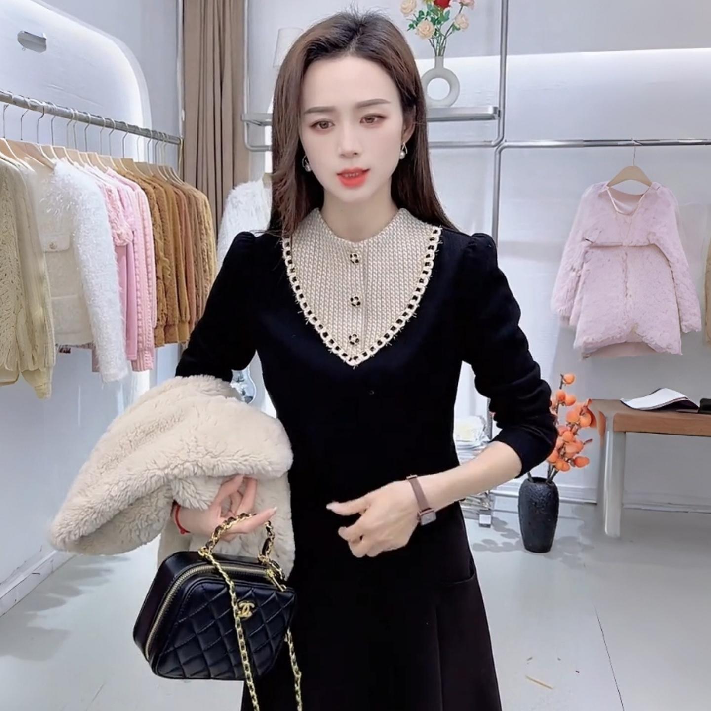 Women s French Style Color Block Collar Long Sleeve T-shirt, Winter Arrival, Velvet-Lined, Slimming Base Layer M 100-110 lbs
Women s French Style Color Block Collar Long Sleeve T-shirt, Winter Arrival, Velvet-Lined, Slimming Base Layer M 100-110 lbs