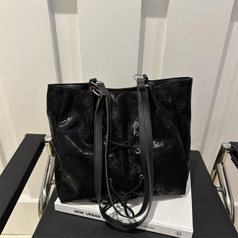 Fashion bow large capacity tote bag women s 2025 summer new simple casual shoulder bag underarm bag синій
Fashion bow large capacity tote bag women s 2025 summer new simple casual shoulder bag underarm bag синій