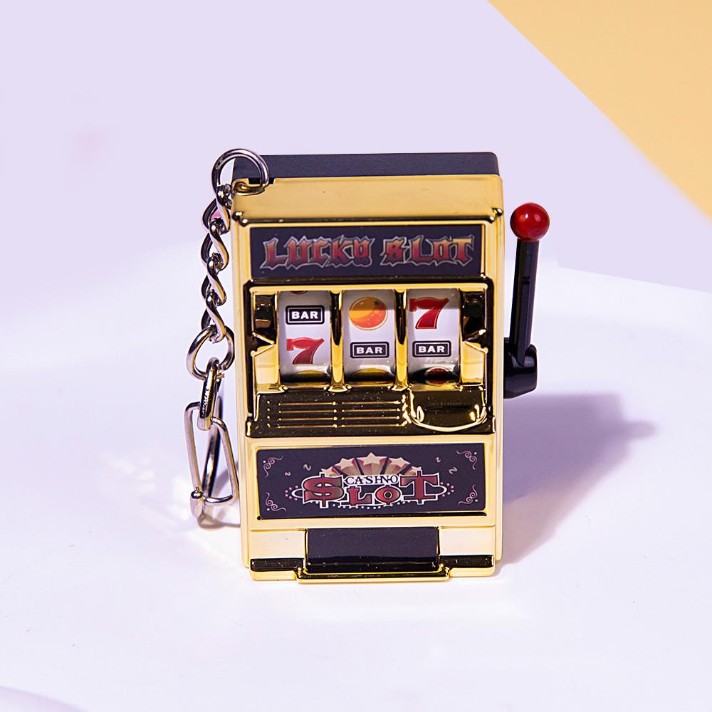 Emulation Fruit Machine Keyring, обертовий автомат брелок кулон, мила іграшкова машинка брелок для чоловіків жінок One Size золотий
Emulation Fruit Machine Keyring, обертовий автомат брелок кулон, мила іграшкова машинка брелок для чоловіків жінок One Size золотий