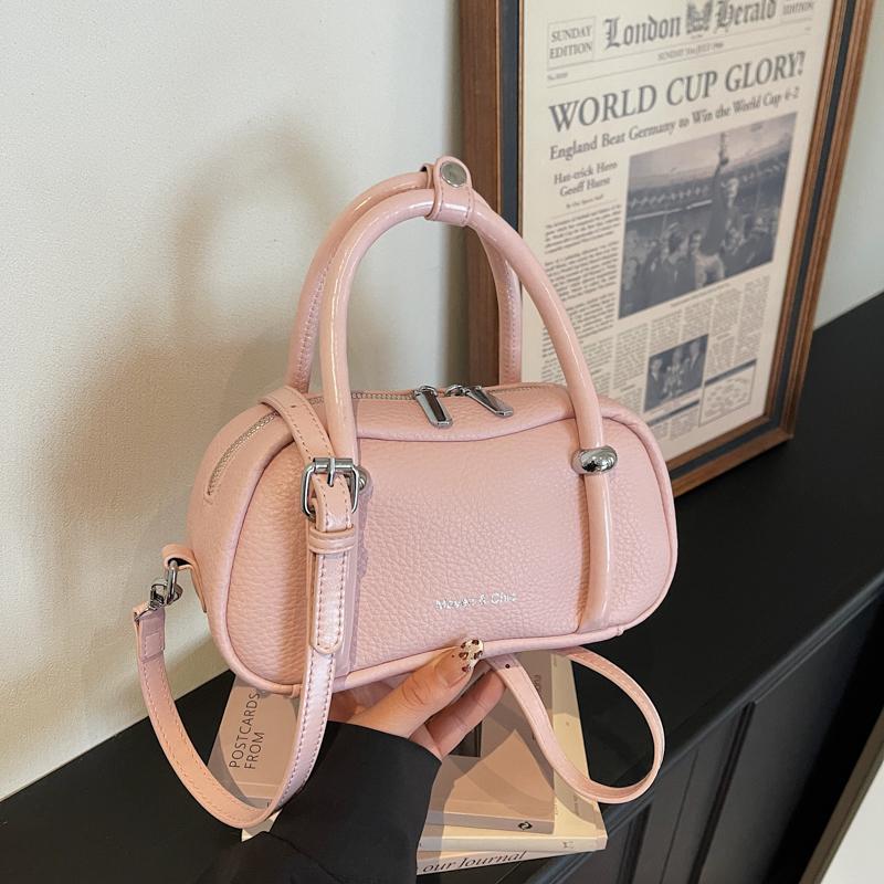 New Ladies Cute Half-Moon Mini Handbag Single Shoulder Bag Korean Simple Crossbody Bag for Women
New Ladies Cute Half-Moon Mini Handbag Single Shoulder Bag Korean Simple Crossbody Bag for Women