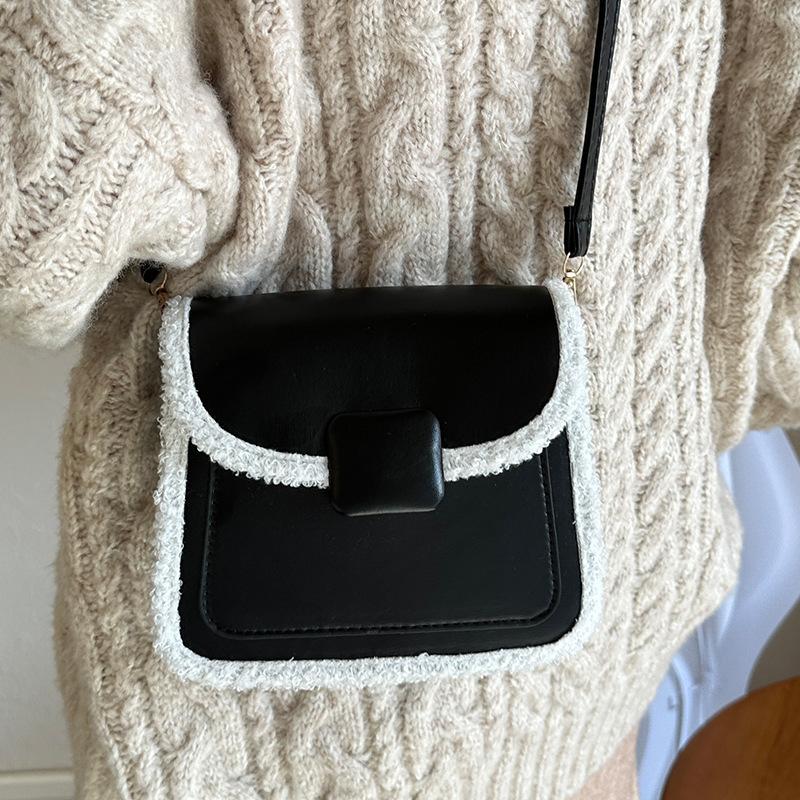 Новая зимняя многоцелевая сумка кроссбоди на одно плечо в корейском стиле с лоскутной текстурой, женственным акцентом и маленькой квадратной сумкой
Новая зимняя многоцелевая сумка кроссбоди на одно плечо в корейском стиле с лоскутной текстурой, женственным акцентом и маленькой квадратной сумкой