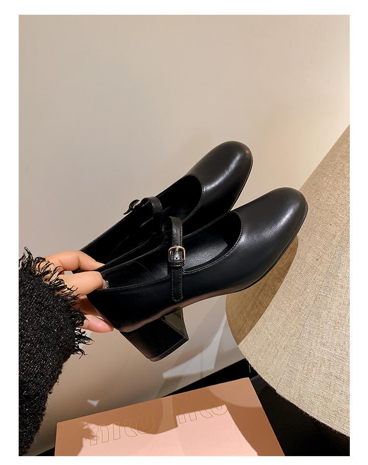 Cowhide version~ 2025 spring and autumn new light mouth with commuting thin thick heel single shoes women s high heel leather Mary 34
Cowhide version~ 2025 spring and autumn new light mouth with commuting thin thick heel single shoes women s high heel leather Mary 34