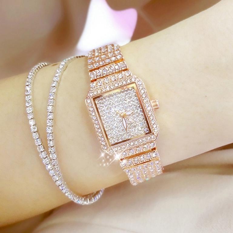 Готовые акции Jam tangan Wanita Модные повседневные женские часы с бриллиантами Женские водонепроницаемые кварцевые часы с браслетом
Готовые акции Jam tangan Wanita Модные повседневные женские часы с бриллиантами Женские водонепроницаемые кварцевые часы с браслетом