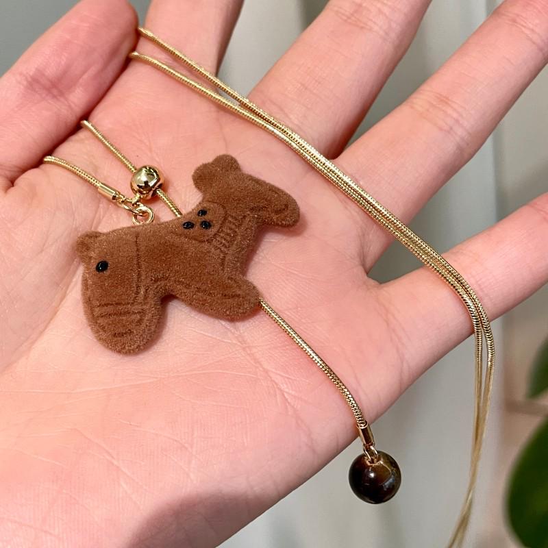 Coffee-Toned Flocked Horse Necklace for Women - Adjustable Tiger Eye Zodiac Sweater Chain, Autumn/Winter Fashion, Niche Design Accessory
Coffee-Toned Flocked Horse Necklace for Women - Adjustable Tiger Eye Zodiac Sweater Chain, Autumn/Winter Fashion, Niche Design Accessory