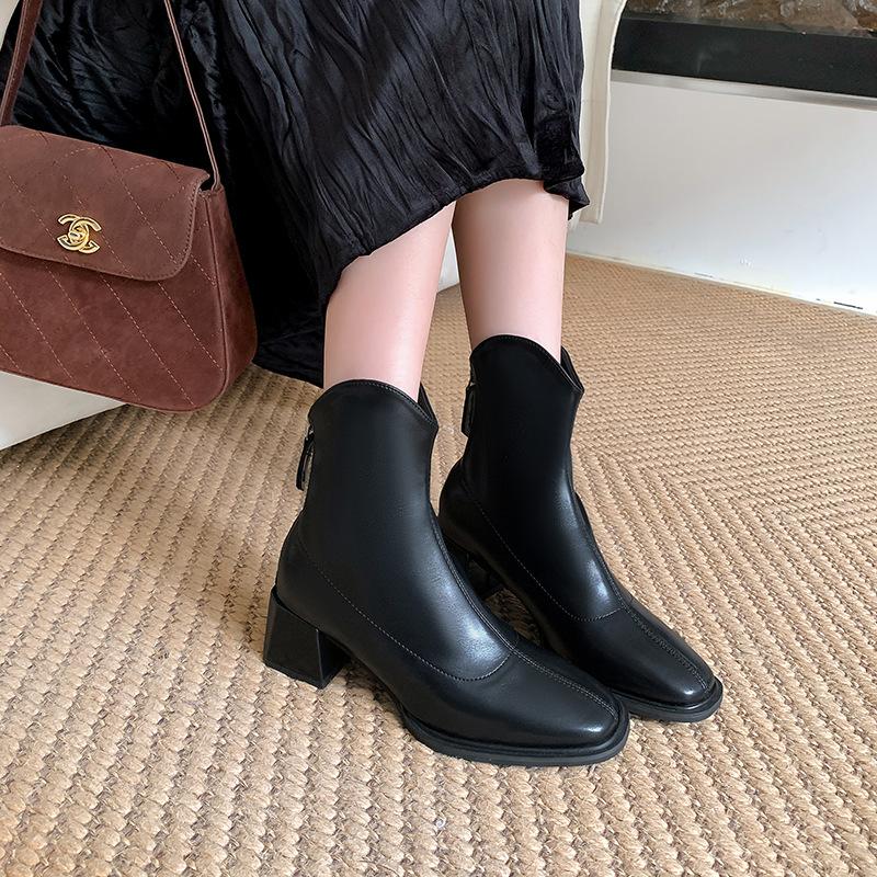 ~ White mouth boots for women s autumn and winter new white thick heels but knee high boots for women 40
~ White mouth boots for women s autumn and winter new white thick heels but knee high boots for women 40