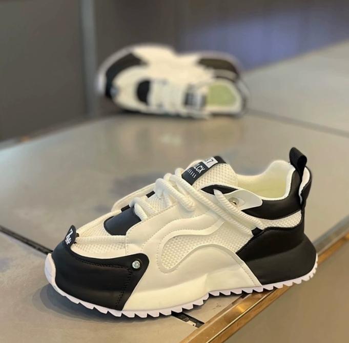 Летняя мужская обувь размера 48 2024 новые мужские сетчатые дышащие кроссовки увеличивающие рост спортивные удобные повседневные туфли для мужчин 48
Летняя мужская обувь размера 48 2024 новые мужские сетчатые дышащие кроссовки увеличивающие рост спортивные удобные повседневные туфли для мужчин 48