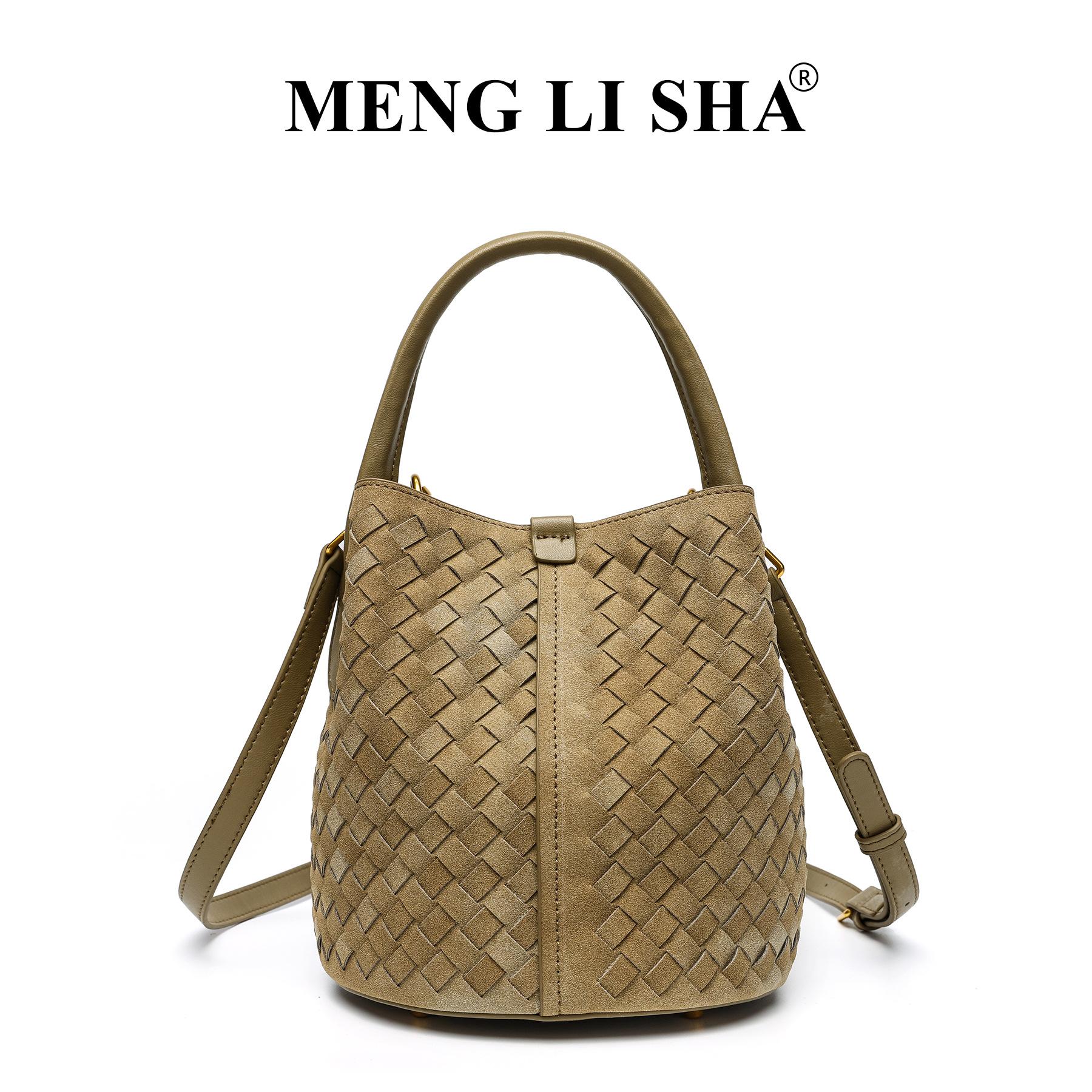 New Matte Suede Woven Bag, Fashionable Single Shoulder Crossbody Bucket Bag, Versatile for Women s Commuting, Hand-held Mother and Child Bag
New Matte Suede Woven Bag, Fashionable Single Shoulder Crossbody Bucket Bag, Versatile for Women s Commuting, Hand-held Mother and Child Bag