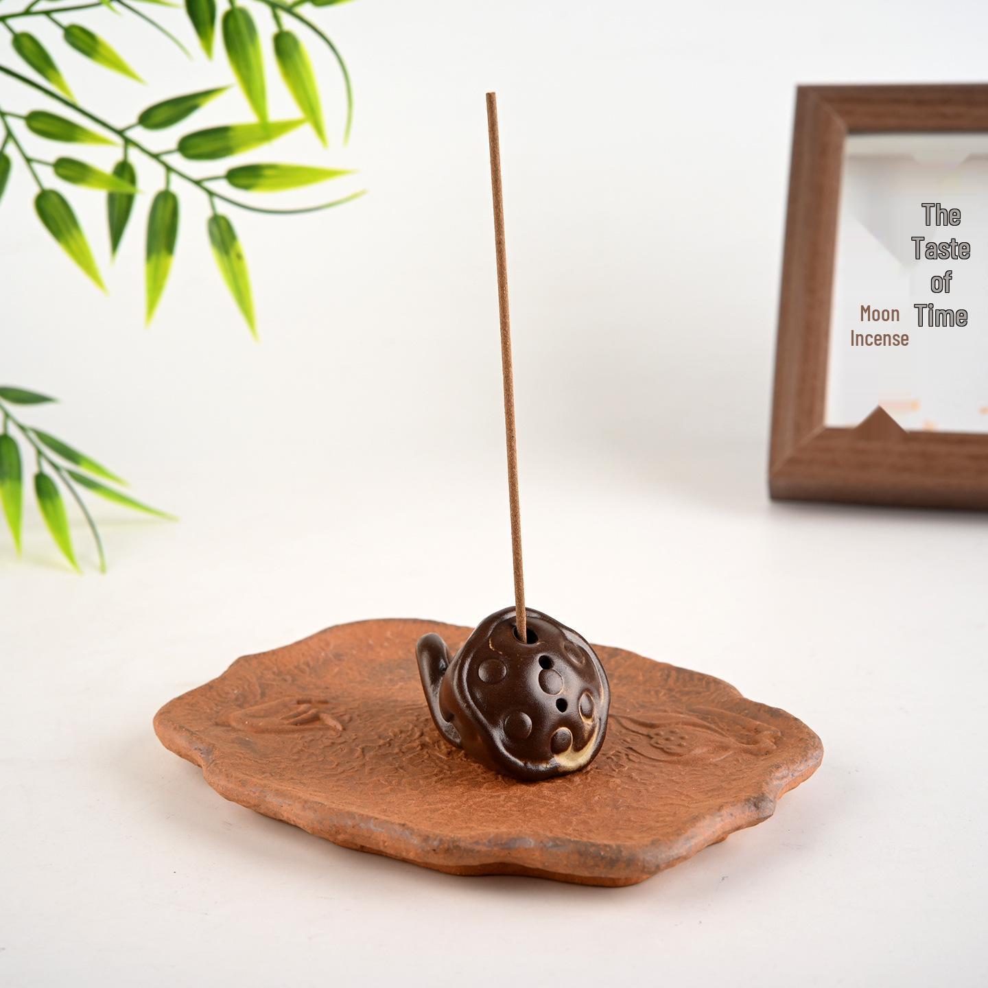 Retro Ceramic Lotus Pod Incense Burner - Holds Sticks, Coils, and Trays for Home Use
Retro Ceramic Lotus Pod Incense Burner - Holds Sticks, Coils, and Trays for Home Use