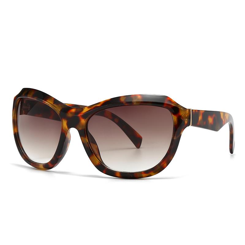 Latest Cross-Border European and American Concept Polygonal Wrapped Model with Futuristic Sense” Sunglasses Trendy Style Lh180
Latest Cross-Border European and American Concept Polygonal Wrapped Model with Futuristic Sense” Sunglasses Trendy Style Lh180