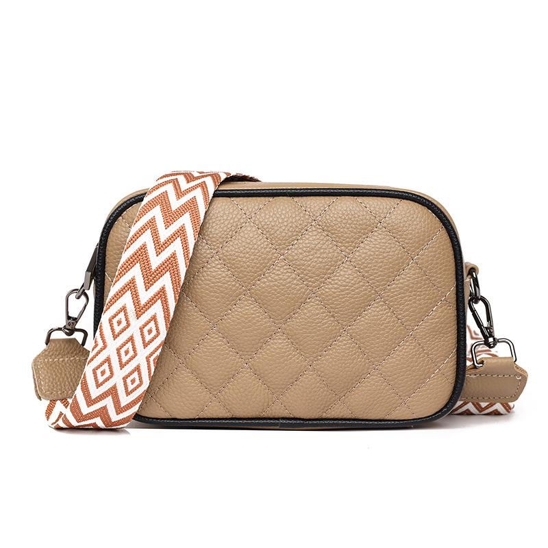 High-end leather women s bags, new trendy and fashionable first-layer cowhide rhombus shoulder messenger bag хакі
High-end leather women s bags, new trendy and fashionable first-layer cowhide rhombus shoulder messenger bag хакі