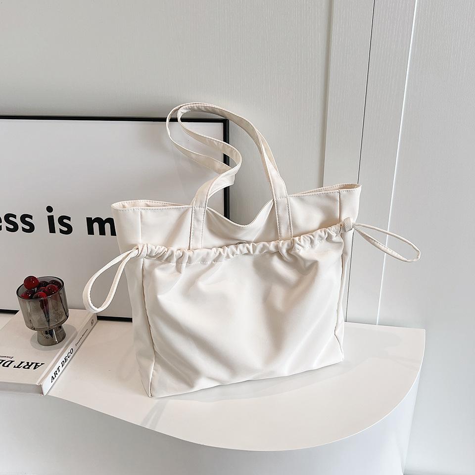 Simple Solid Color Oxford Cloth Women s Shoulder Bags Fashion Large Capacity Ladies Handbags Casual Versatile Female Tote Bag
Simple Solid Color Oxford Cloth Women s Shoulder Bags Fashion Large Capacity Ladies Handbags Casual Versatile Female Tote Bag