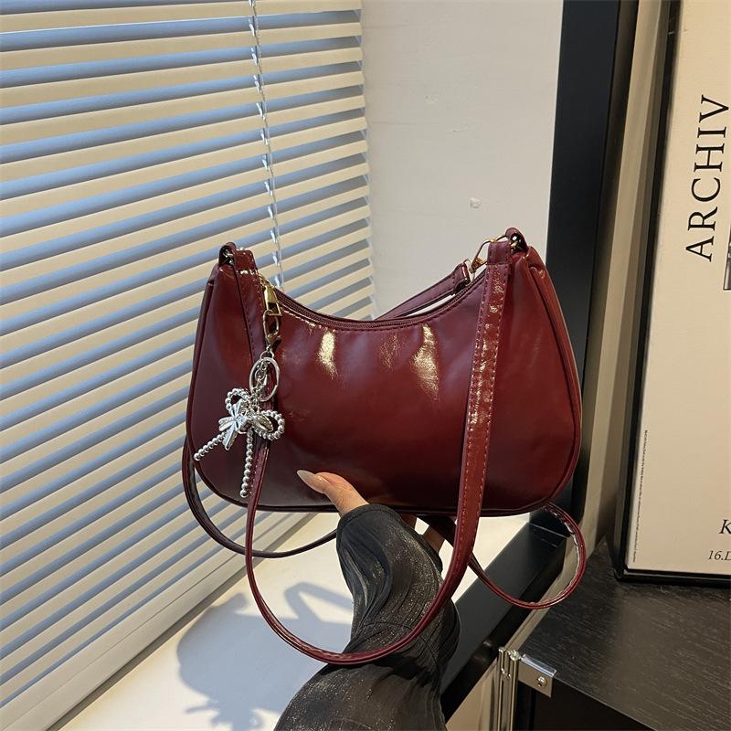 Vintage Solid Color PU Shoulder Underarm Bags for Women Textured Trendy Ladies Crossbody Bag Portable Female Hobos Handbag Purse червоний
Vintage Solid Color PU Shoulder Underarm Bags for Women Textured Trendy Ladies Crossbody Bag Portable Female Hobos Handbag Purse червоний