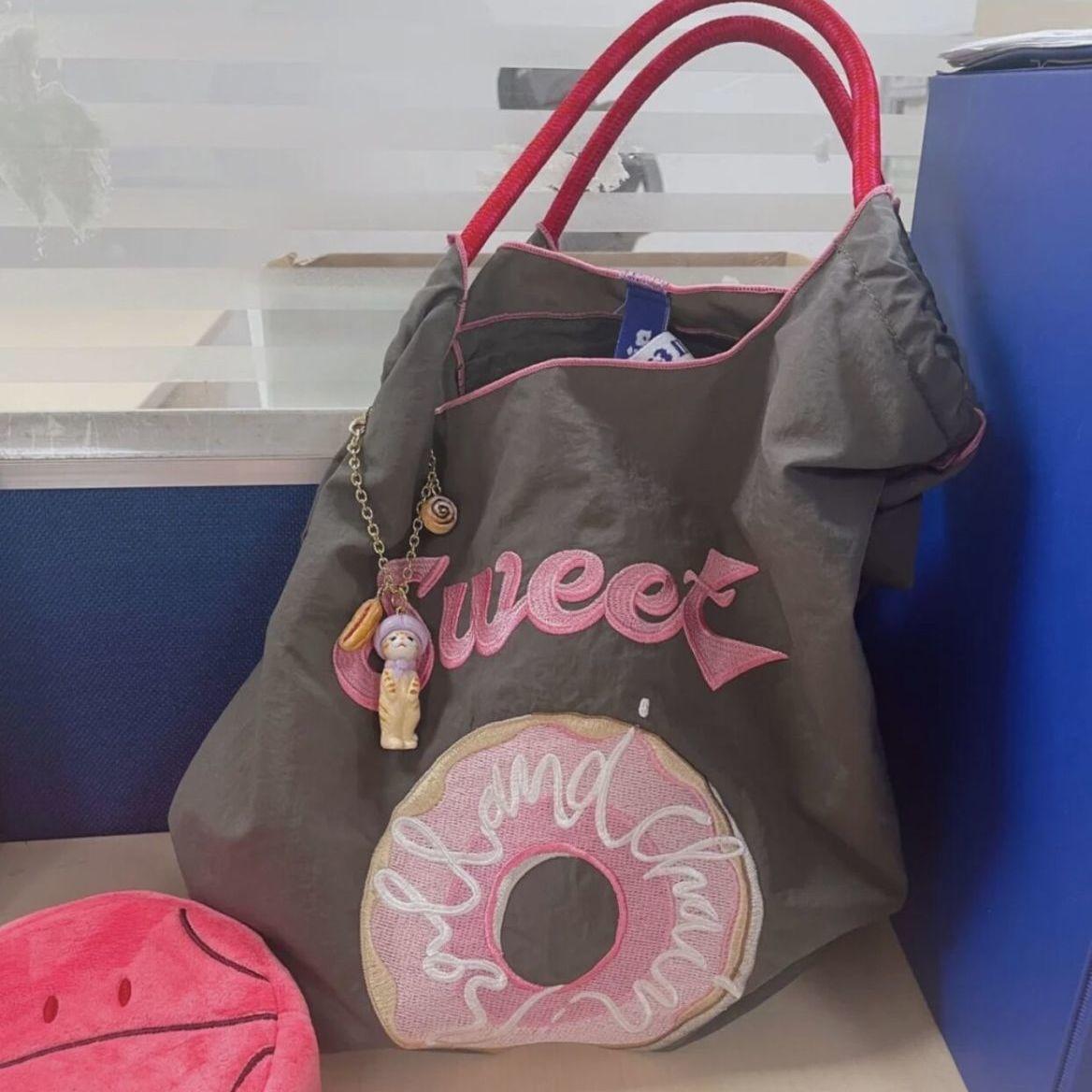 Женская сумка Новая мода пончик японский стиль мода письмо сумка через плечо сумка сумка большой емкости сумка для покупок No pendant
Женская сумка Новая мода пончик японский стиль мода письмо сумка через плечо сумка сумка большой емкости сумка для покупок No pendant