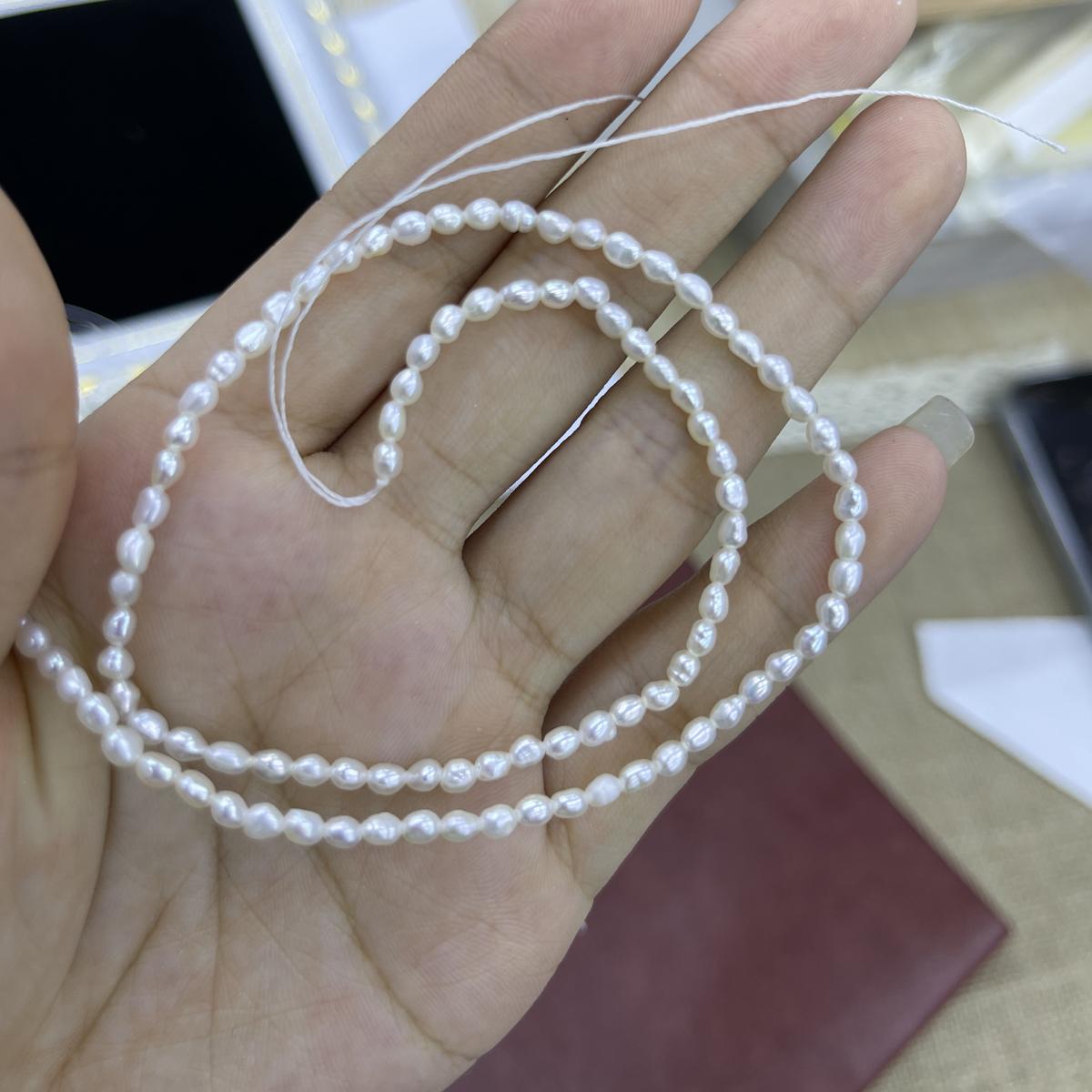 1String, White Natural Freshwater Pearls, Handmade Rice Pearl Beads for Jewelry Making DIY Crafts (Beads 2-3mm, Length 36cm) 1String/2-3mm-36cm білий
1String, White Natural Freshwater Pearls, Handmade Rice Pearl Beads for Jewelry Making DIY Crafts (Beads 2-3mm, Length 36cm) 1String/2-3mm-36cm білий