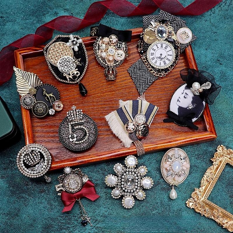 Vinteage Cloth Palace Baroque Style Camellia Brooches Jewerly For Women Lady Elegant Pearl Tassel Badges Lapel Pin Brooch
Vinteage Cloth Palace Baroque Style Camellia Brooches Jewerly For Women Lady Elegant Pearl Tassel Badges Lapel Pin Brooch