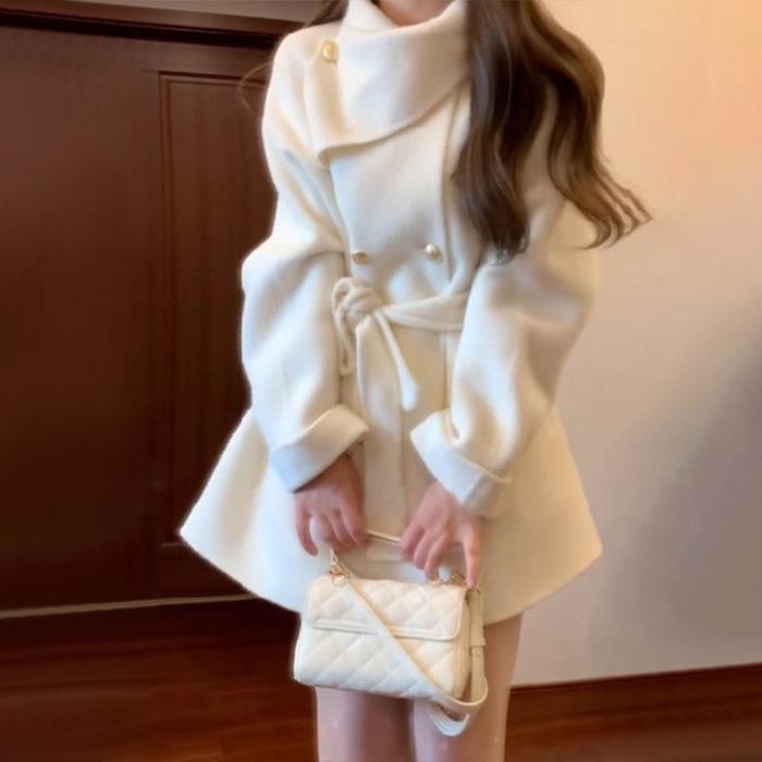 Women s Black Hepburn Woolen Cape Coat - High-End, Thickened | Autumn/Winter 2025 Collection Large
Women s Black Hepburn Woolen Cape Coat - High-End, Thickened | Autumn/Winter 2025 Collection Large
