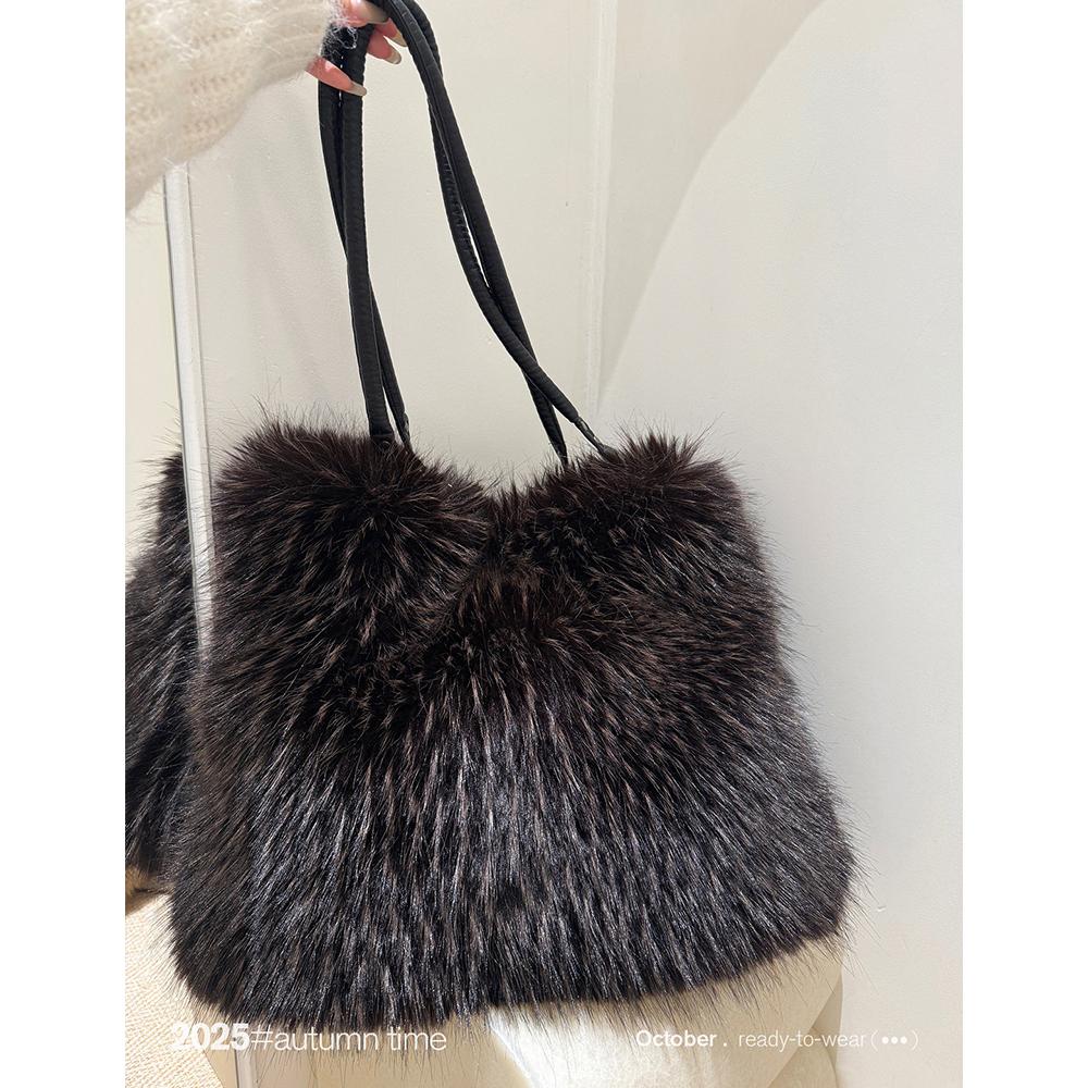 Fluffy Plush Tote Women Bag Winter Soft Warm Faux Fur Bags for Women Handbags Large Capacity Shoulder Bag Shopper Purses
Fluffy Plush Tote Women Bag Winter Soft Warm Faux Fur Bags for Women Handbags Large Capacity Shoulder Bag Shopper Purses