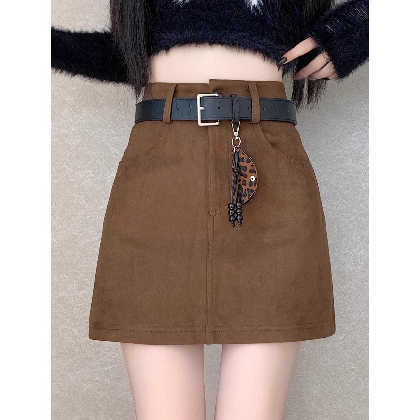 High-Waist Brown Suede Plush Pencil Skirt for Plus-Size Women - Versatile A-Line, Slimming, Short Skirt for Spring & Autumn L
High-Waist Brown Suede Plush Pencil Skirt for Plus-Size Women - Versatile A-Line, Slimming, Short Skirt for Spring & Autumn L