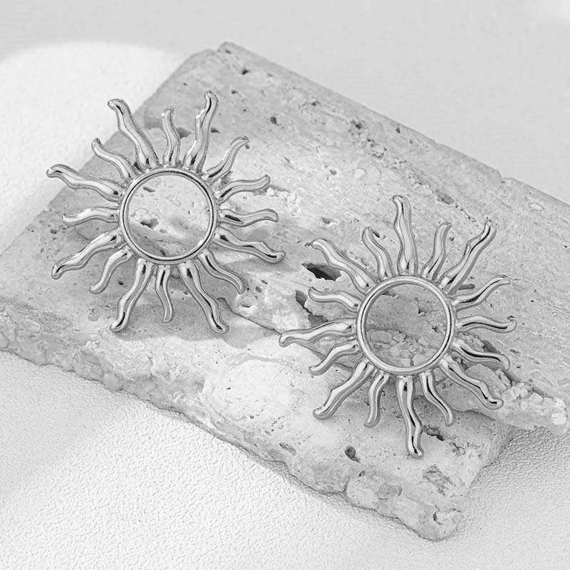 Exaggerated Gold Color Sun Flower Stud Earrings for Women Vintage Geometric Metal Hollow Earrings Jewelry Accessories
Exaggerated Gold Color Sun Flower Stud Earrings for Women Vintage Geometric Metal Hollow Earrings Jewelry Accessories