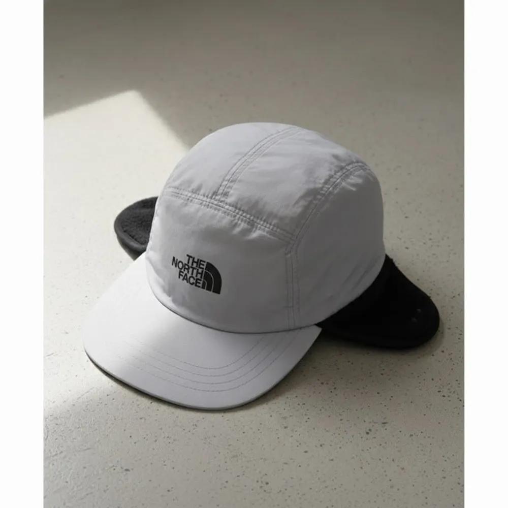 The North Face Running Earmuff Cap NE3CR60B Earflap Winter Hat Light Grey LIGHT GRAY
The North Face Running Earmuff Cap NE3CR60B Earflap Winter Hat Light Grey LIGHT GRAY