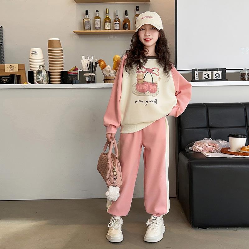 2025 Trendy Girls Autumn Sportswear Set: Fashionable Casual Two-Piece for Big Kids in Spring and Autumn 120
2025 Trendy Girls Autumn Sportswear Set: Fashionable Casual Two-Piece for Big Kids in Spring and Autumn 120