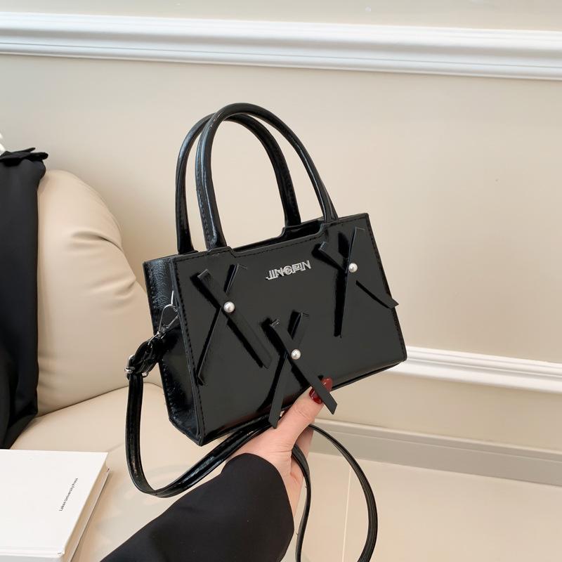 Маленька жіноча сумка з бантом 2024, нова мода весна-літо, маленька квадратна сумка, індивідуальна сумка через плече через плече чорний
Маленька жіноча сумка з бантом 2024, нова мода весна-літо, маленька квадратна сумка, індивідуальна сумка через плече через плече чорний