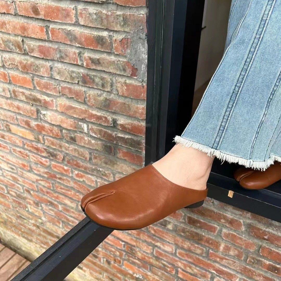 Baotou semi-slippers for women to wear spring and summer new pig s trotters, one-footed flat-toed horseshoe slippers 35 чорний
Baotou semi-slippers for women to wear spring and summer new pig s trotters, one-footed flat-toed horseshoe slippers 35 чорний