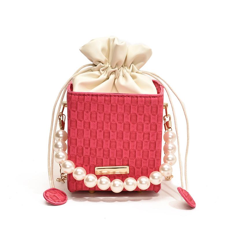 Осінь-зима 2024 року, нова модна жіноча сумка з перлинним ланцюжком, квадратна сумка-коробка, високоякісний присосок, портативна жіноча сумка-мессенджер рожевий
Осінь-зима 2024 року, нова модна жіноча сумка з перлинним ланцюжком, квадратна сумка-коробка, високоякісний присосок, портативна жіноча сумка-мессенджер рожевий