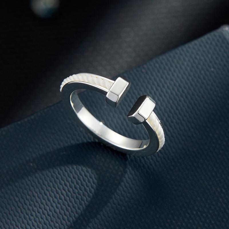 Chinese Christmas Red String Open Ring - Minimalist Advanced Sense Benmingnian Index Finger Band
Chinese Christmas Red String Open Ring - Minimalist Advanced Sense Benmingnian Index Finger Band