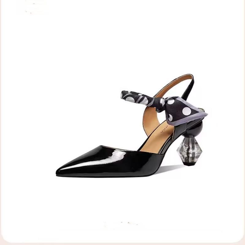 Модные прозрачные сандалии Baotou на толстом каблуке, женское издание, новые летние туфли из лаковой кожи с острым носком на высоком каблуке с пряжкой одной линии 34
Модные прозрачные сандалии Baotou на толстом каблуке, женское издание, новые летние туфли из лаковой кожи с острым носком на высоком каблуке с пряжкой одной линии 34