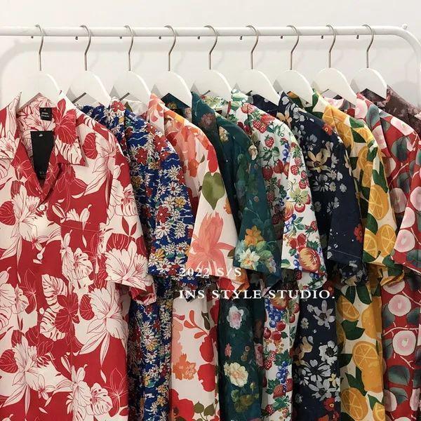 Hong Kong Retro Vintage Hawaiian Floral Shirt: Short Sleeve, Unisex, Rebellious, Handsome, Loose-Fit. M up to 52.5 kg
Hong Kong Retro Vintage Hawaiian Floral Shirt: Short Sleeve, Unisex, Rebellious, Handsome, Loose-Fit. M up to 52.5 kg