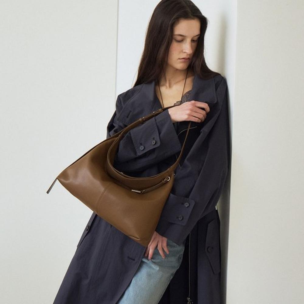 Joy Gryson Selly Shoulder Bag Lw6sd4670 Mc MILK CAMELLIA
Joy Gryson Selly Shoulder Bag Lw6sd4670 Mc MILK CAMELLIA