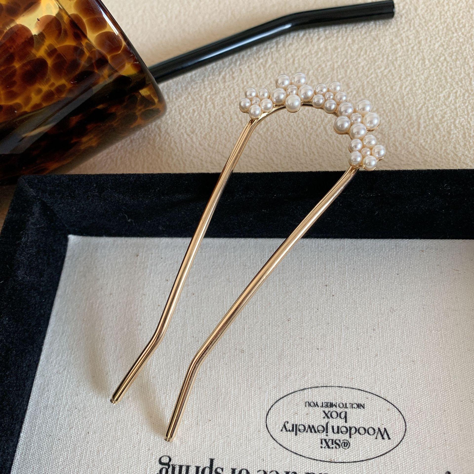 Exquisite U-shaped hair fork, women s pearl tassel hair stick, butterfly hair clip, fashionable hair accessory, women s headwear Size fits all
Exquisite U-shaped hair fork, women s pearl tassel hair stick, butterfly hair clip, fashionable hair accessory, women s headwear Size fits all