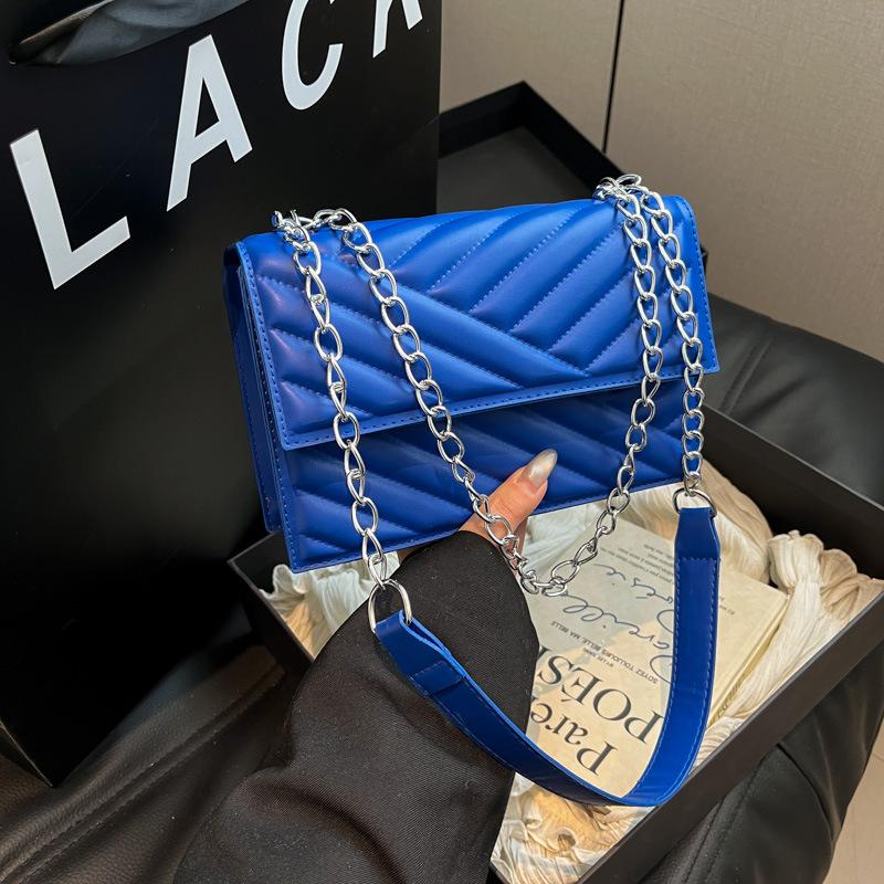 Fashion foreign-style embroidered thread women s bag 2025 summer new trend fashion chain small square bag retro casual messenger bag розовый
Fashion foreign-style embroidered thread women s bag 2025 summer new trend fashion chain small square bag retro casual messenger bag розовый