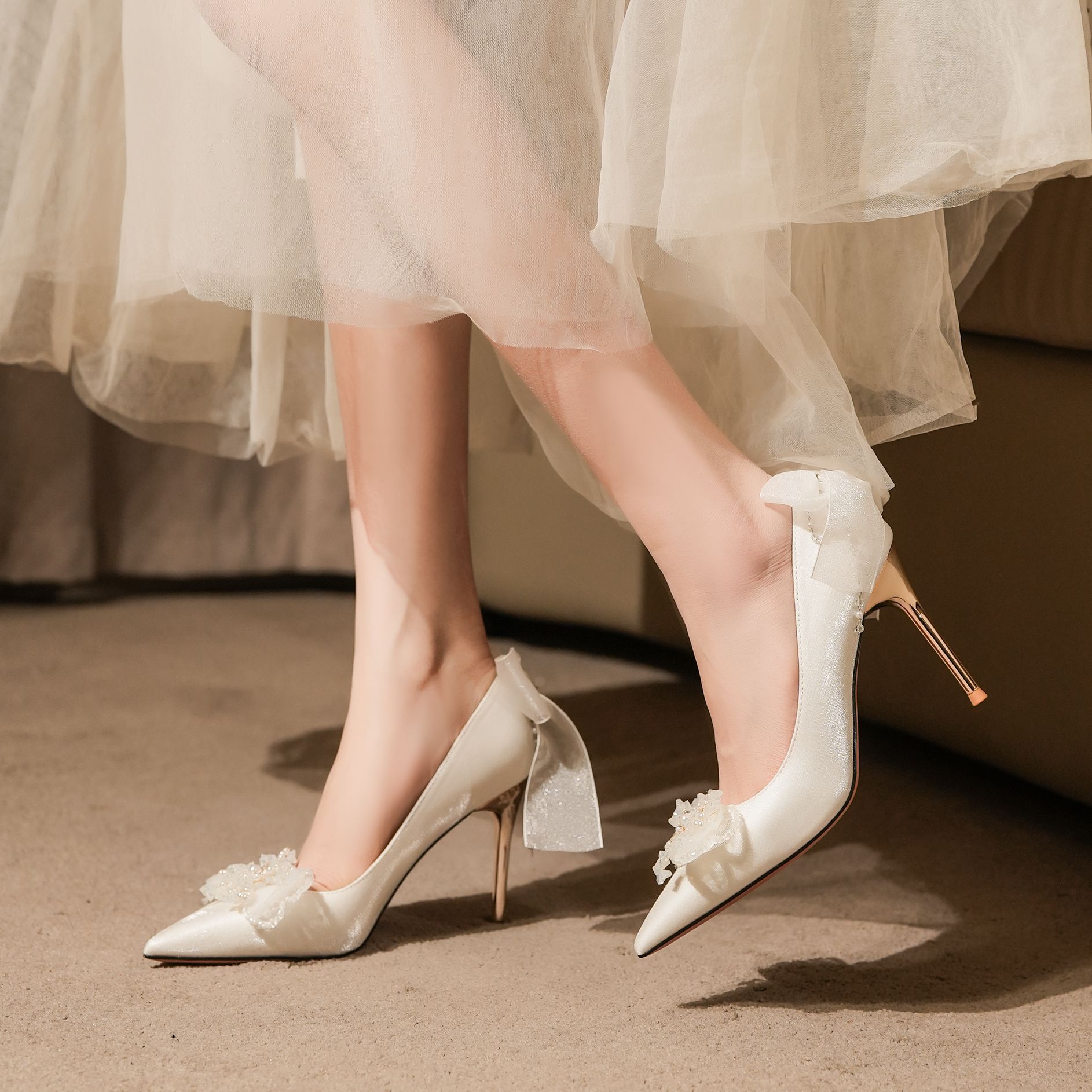 A-Satin stiletto bow rhinestone white high heels women s shoes wedding banquet wedding shoes bridesmaid shoes 40
A-Satin stiletto bow rhinestone white high heels women s shoes wedding banquet wedding shoes bridesmaid shoes 40