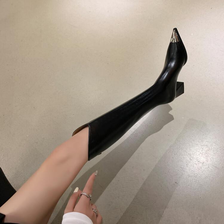 Мода 2025 Зимові ботфорти до коліна для жінок Металевий гострий носок Лицарські чоботи Зі шкіри-спліт Високі підбори Жіночі чоботи Лаконічні чоботи De Mujer 36
Мода 2025 Зимові ботфорти до коліна для жінок Металевий гострий носок Лицарські чоботи Зі шкіри-спліт Високі підбори Жіночі чоботи Лаконічні чоботи De Mujer 36