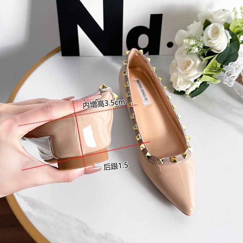 Внутреннее увеличение высоты не утомляет, туфли из лакированной кожи с заклепками, женские туфли на плоском каблуке универсальны, остроносые туфли 40
Внутреннее увеличение высоты не утомляет, туфли из лакированной кожи с заклепками, женские туфли на плоском каблуке универсальны, остроносые туфли 40