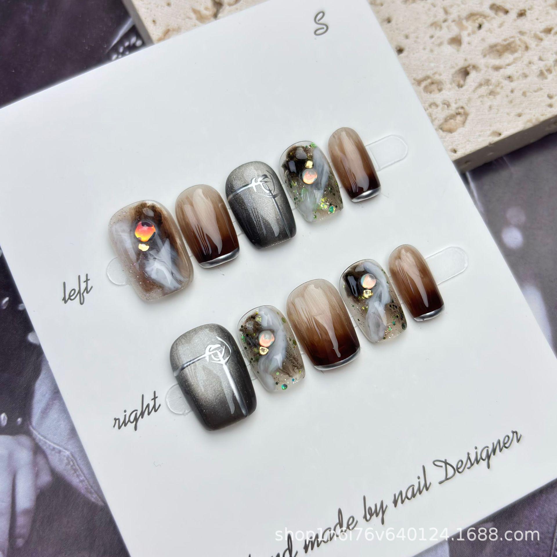 Silver Rose Cat Eye Hand-Painted Nail Art, Cute Cartoon Design, Wearable Short False Nails L - Large
Silver Rose Cat Eye Hand-Painted Nail Art, Cute Cartoon Design, Wearable Short False Nails L - Large