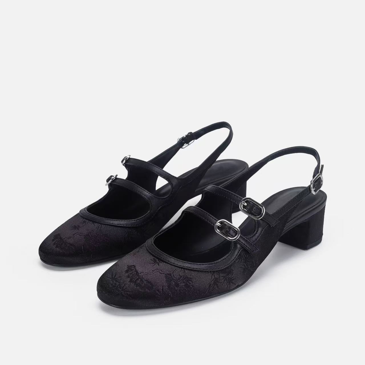 Baotou sandals women s summer new leather high heels medium thick heel one-word buckle Mary Jane 34 срібний
Baotou sandals women s summer new leather high heels medium thick heel one-word buckle Mary Jane 34 срібний