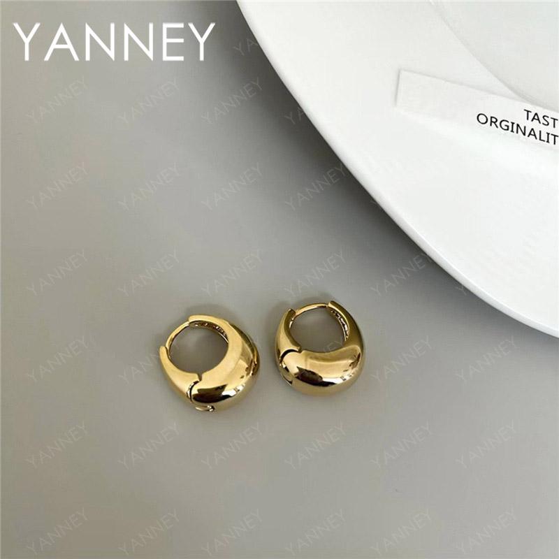 925 Sterling Silver & 18K Gold Simple U-Shaped Hoop Earrings For Women Charming Gift Jewelry Birthday Christmas золотий
925 Sterling Silver & 18K Gold Simple U-Shaped Hoop Earrings For Women Charming Gift Jewelry Birthday Christmas золотий