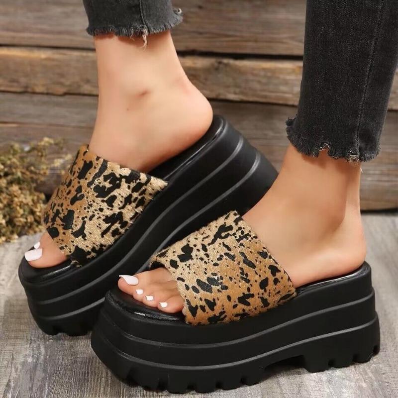 Summer new fashion muffin and thick-soled large-size slippers women s one-word high-heeled slippers 43 леопардовый
Summer new fashion muffin and thick-soled large-size slippers women s one-word high-heeled slippers 43 леопардовый