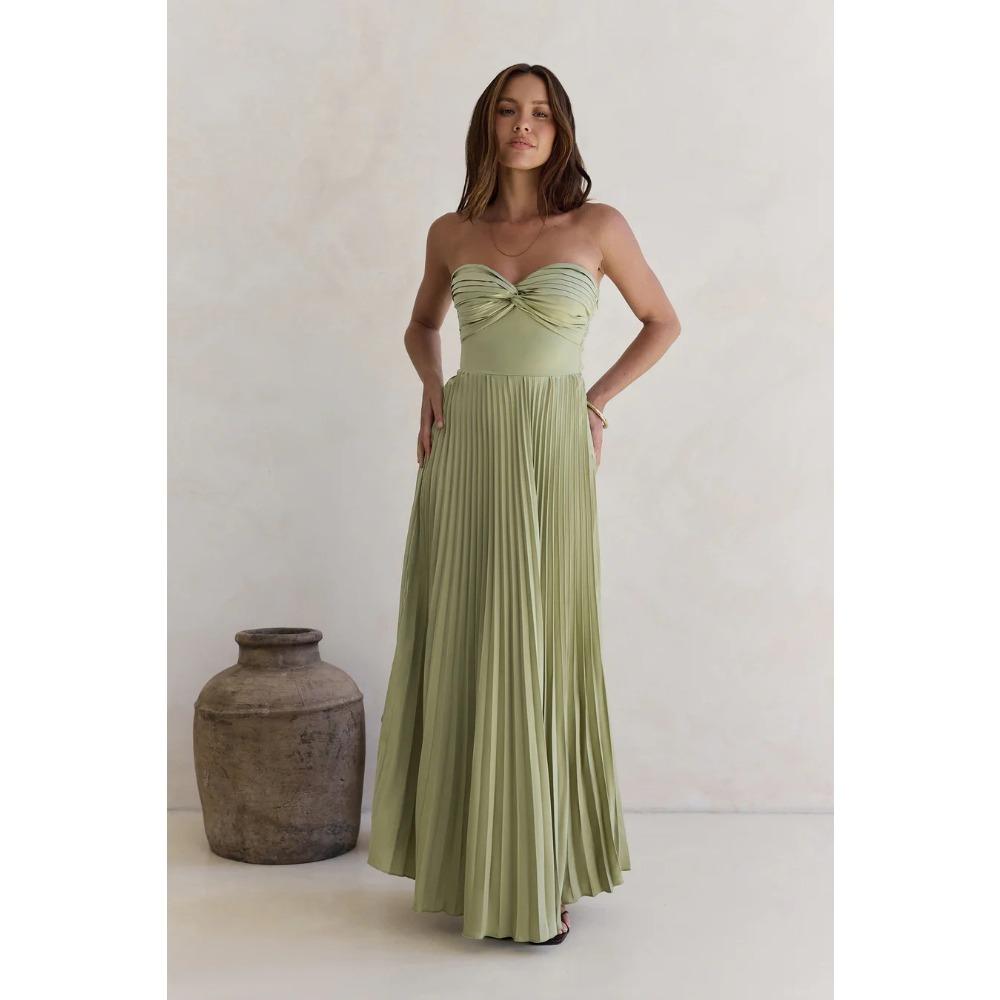 European and American Summer Models Pleated Sexy Off-the-shoulder Breast-wrapped Banquet Dresses Medium and Long Dresses 98 XL
European and American Summer Models Pleated Sexy Off-the-shoulder Breast-wrapped Banquet Dresses Medium and Long Dresses 98 XL