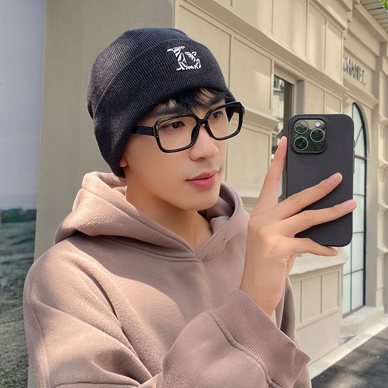 Новая вязаная шапка с вышивкой LV, спортивная солнцезащитная мужская и женская солнцезащитные шляпы, осенне-зимняя кепка с утиным козырьком, теплая шерстяная шапка Adjustable чёрный
Новая вязаная шапка с вышивкой LV, спортивная солнцезащитная мужская и женская солнцезащитные шляпы, осенне-зимняя кепка с утиным козырьком, теплая шерстяная шапка Adjustable чёрный