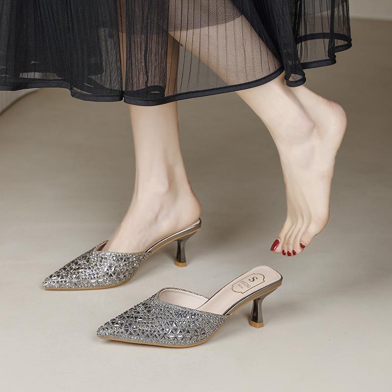Rhinestone slippers women s summer fashion pointed-toed stiletto women s shoes 2025 new sandals women s high-heeled bag head half slippers 43
Rhinestone slippers women s summer fashion pointed-toed stiletto women s shoes 2025 new sandals women s high-heeled bag head half slippers 43