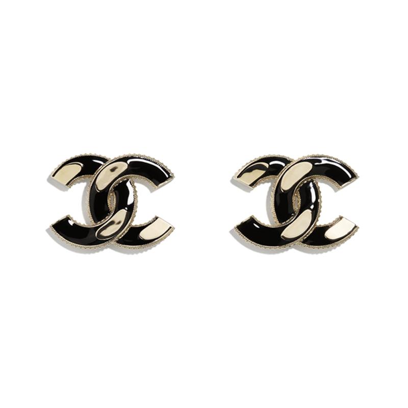 CHANEL metal gold and black earrings
CHANEL metal gold and black earrings