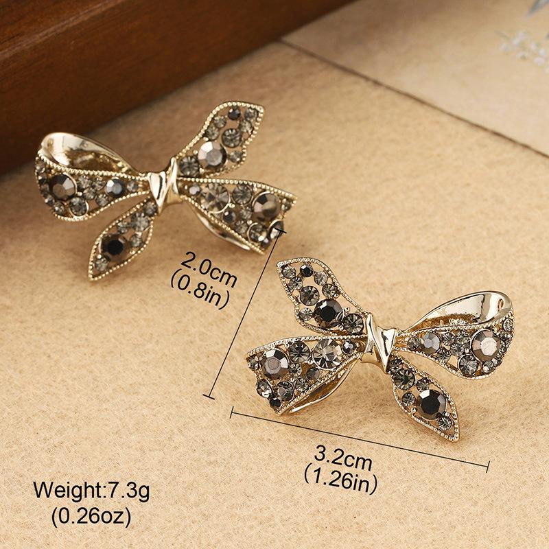 Three-dimensional bow earrings light luxury niche fashion personality diamond-set irregular earrings earrings high-end jewelry women
Three-dimensional bow earrings light luxury niche fashion personality diamond-set irregular earrings earrings high-end jewelry women