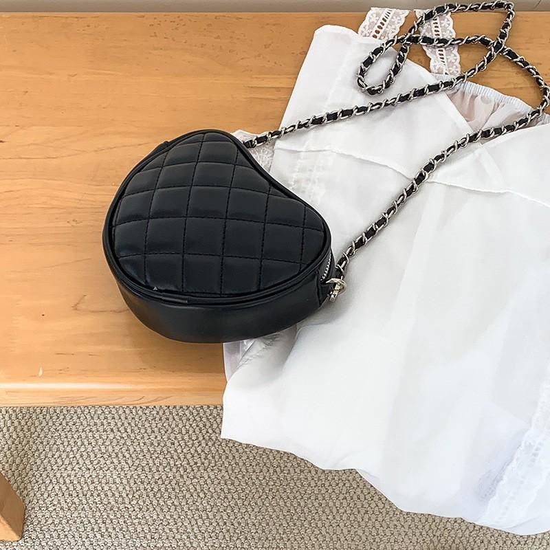 2025 Cross-border Fashion Style Silver Chain Bag Women With A High-class Feeling Niche Heart-shaped Rhomboid Cross-body чёрный
2025 Cross-border Fashion Style Silver Chain Bag Women With A High-class Feeling Niche Heart-shaped Rhomboid Cross-body чёрный