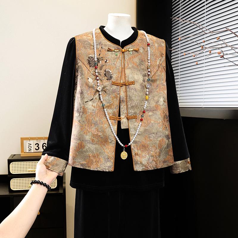Mom s Elegant Golden Velvet Three-Piece Set: Spring Vest, Jacket & Top in New Chinese National Style. 3XL (Recommended 62.5-70 kg)
Mom s Elegant Golden Velvet Three-Piece Set: Spring Vest, Jacket & Top in New Chinese National Style. 3XL (Recommended 62.5-70 kg)