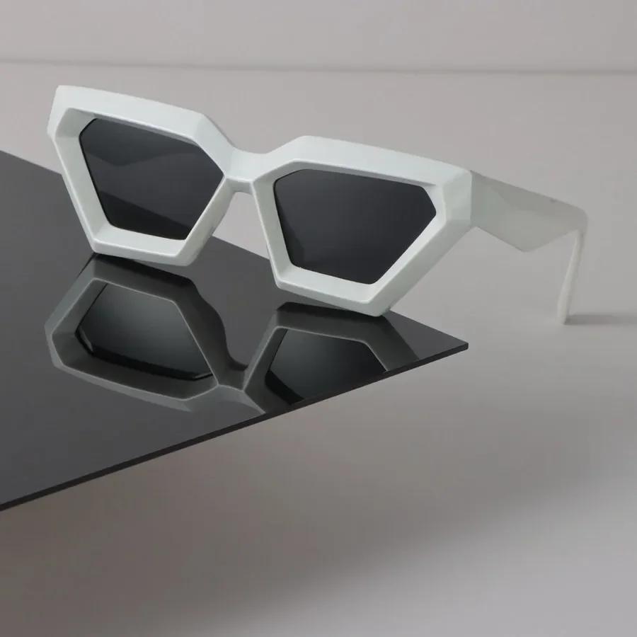 Vintage Sunglasses Women Men Cat Eye Mirror Clear Fashion Eyewear Sexy Designer Brand Black Sun Glasses for Female Male
Vintage Sunglasses Women Men Cat Eye Mirror Clear Fashion Eyewear Sexy Designer Brand Black Sun Glasses for Female Male